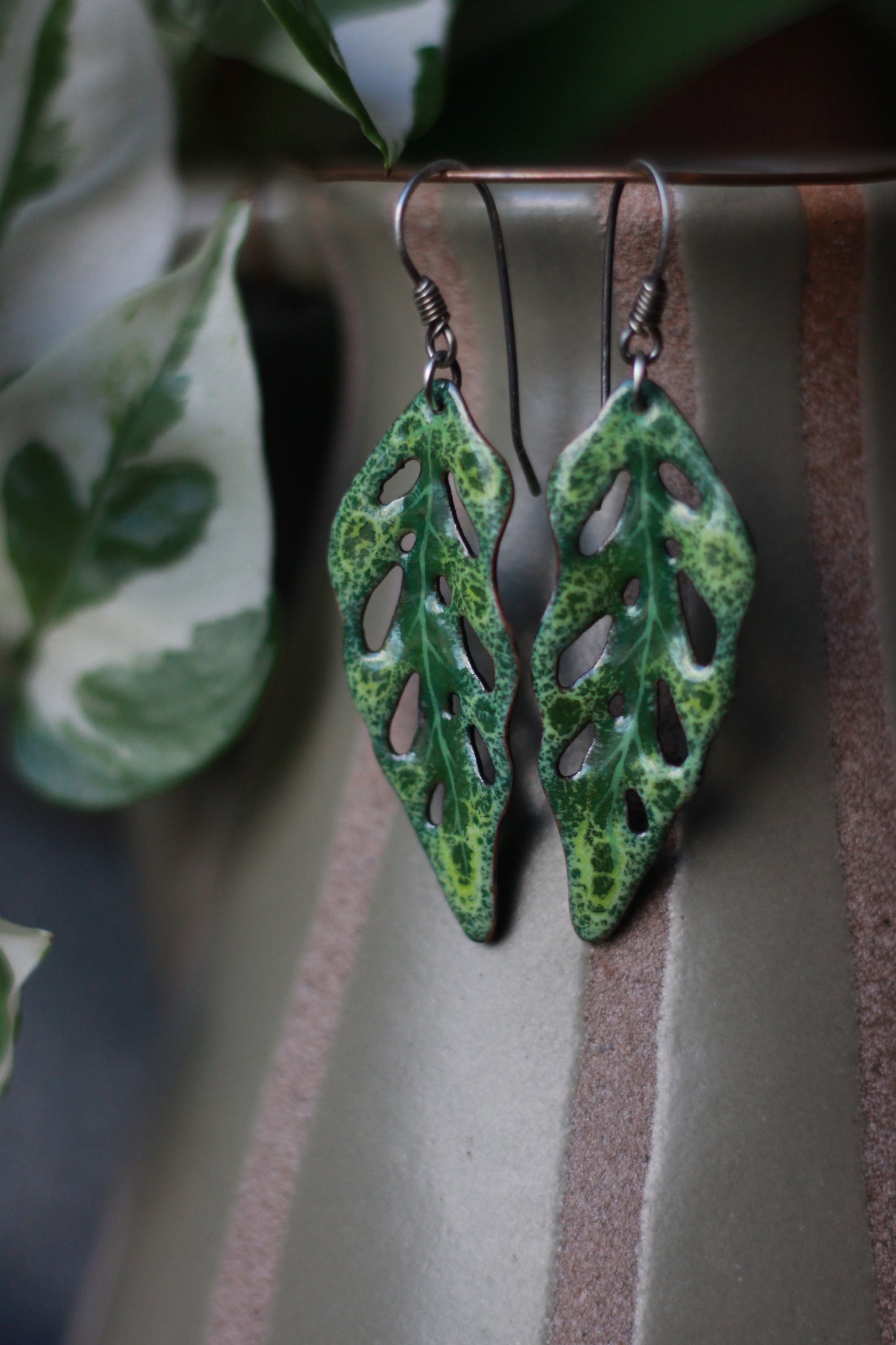 Magical monkey mask leaves