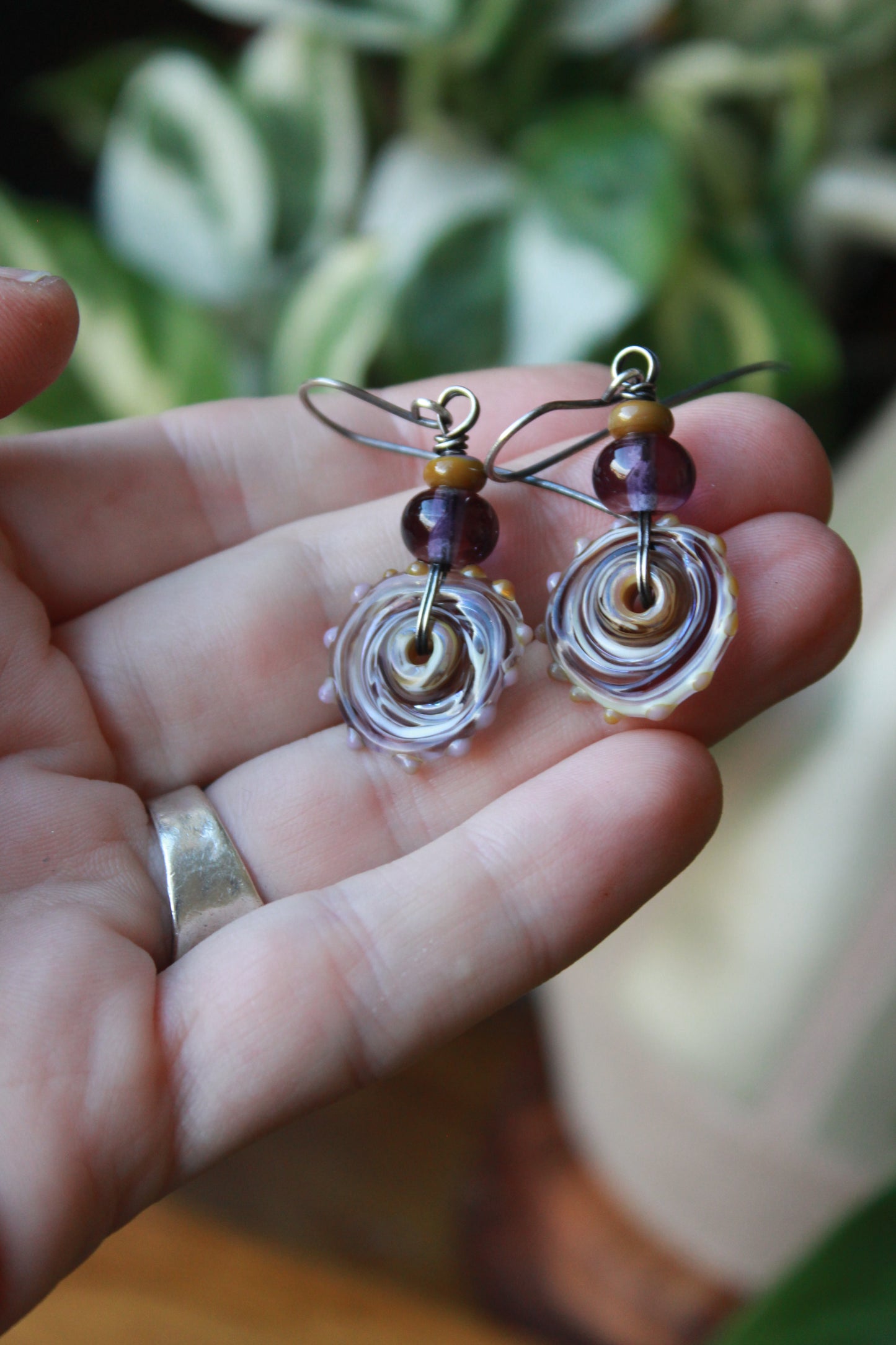 Wonderland swirls - vintage lavender