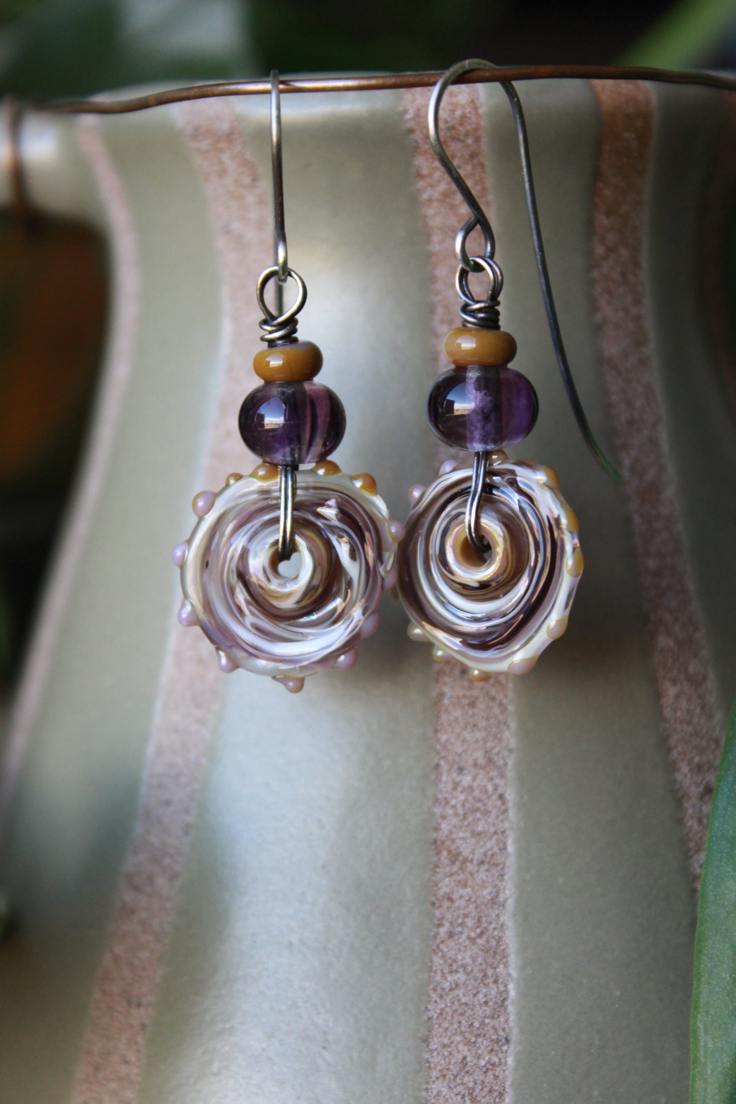 Wonderland swirls - vintage lavender