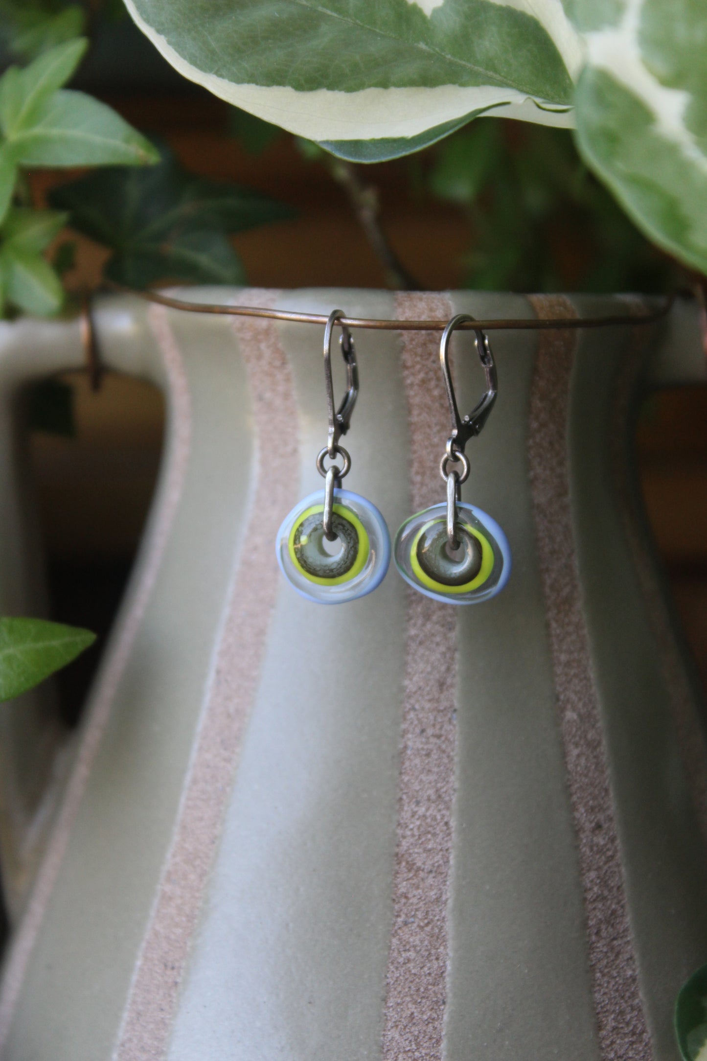 Earth and air dangles