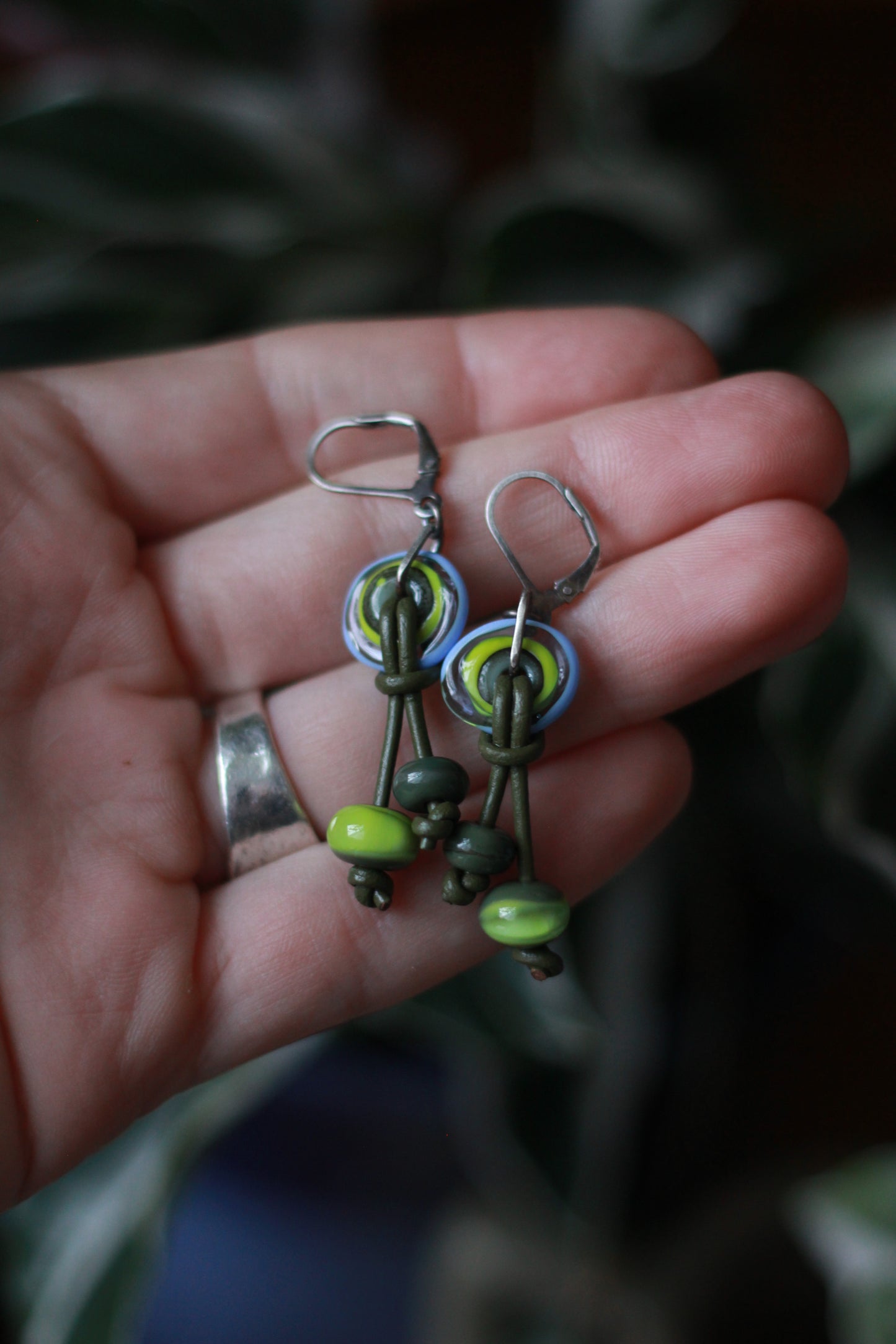 Earth and air dangles