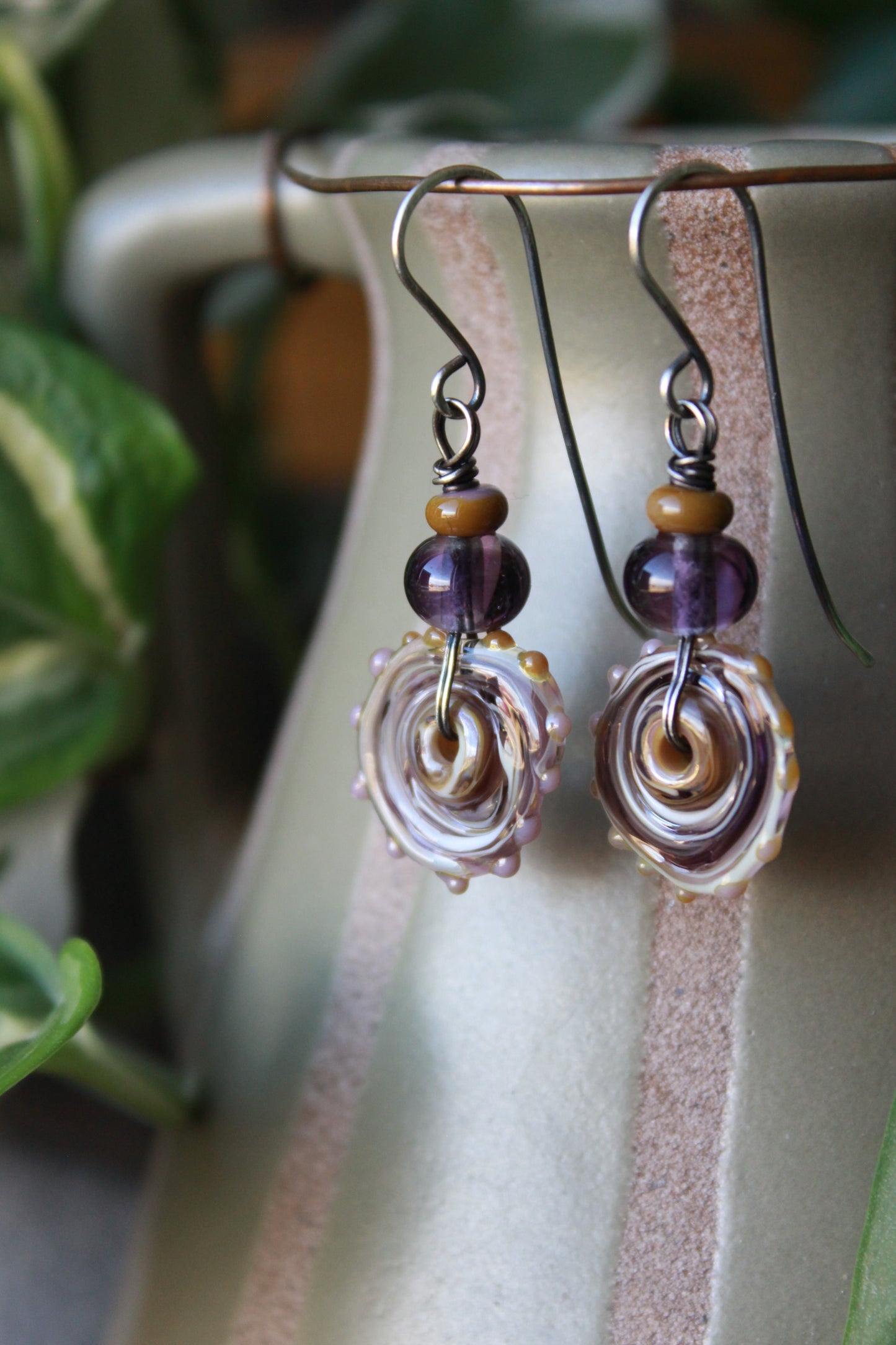 Wonderland swirls - vintage lavender